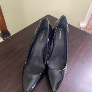 Brand New Calvin Klein black 9.5 Medium